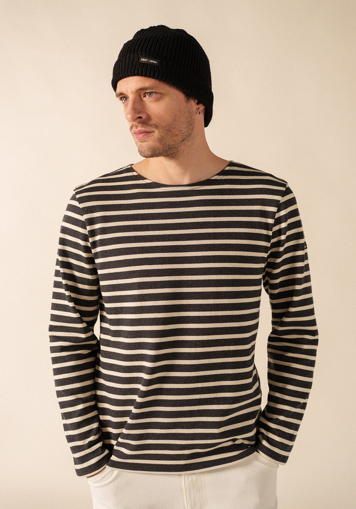 Bonnet uni Perlé - en laine (NOIR)