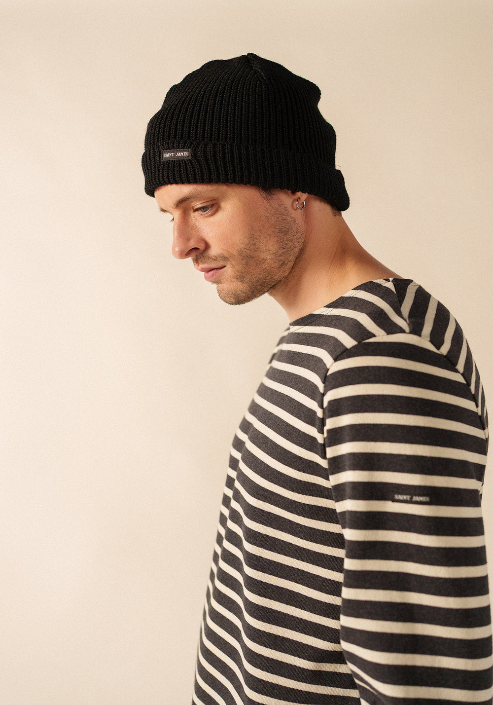 Bonnet uni Perlé - en laine (NOIR)