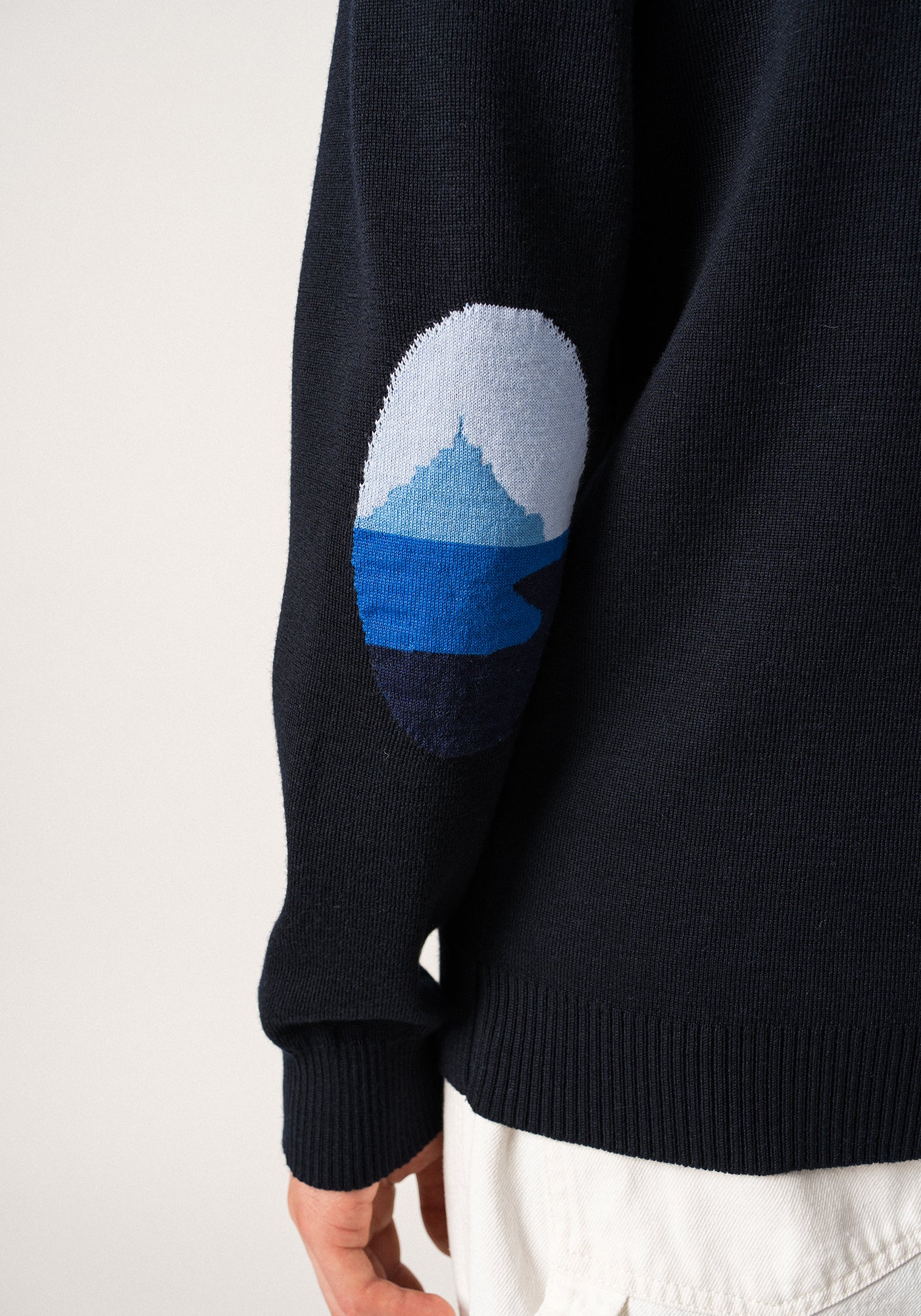 Pull homme bleu marine en fine avec losange Pull homme bleu marine en fine avec losange