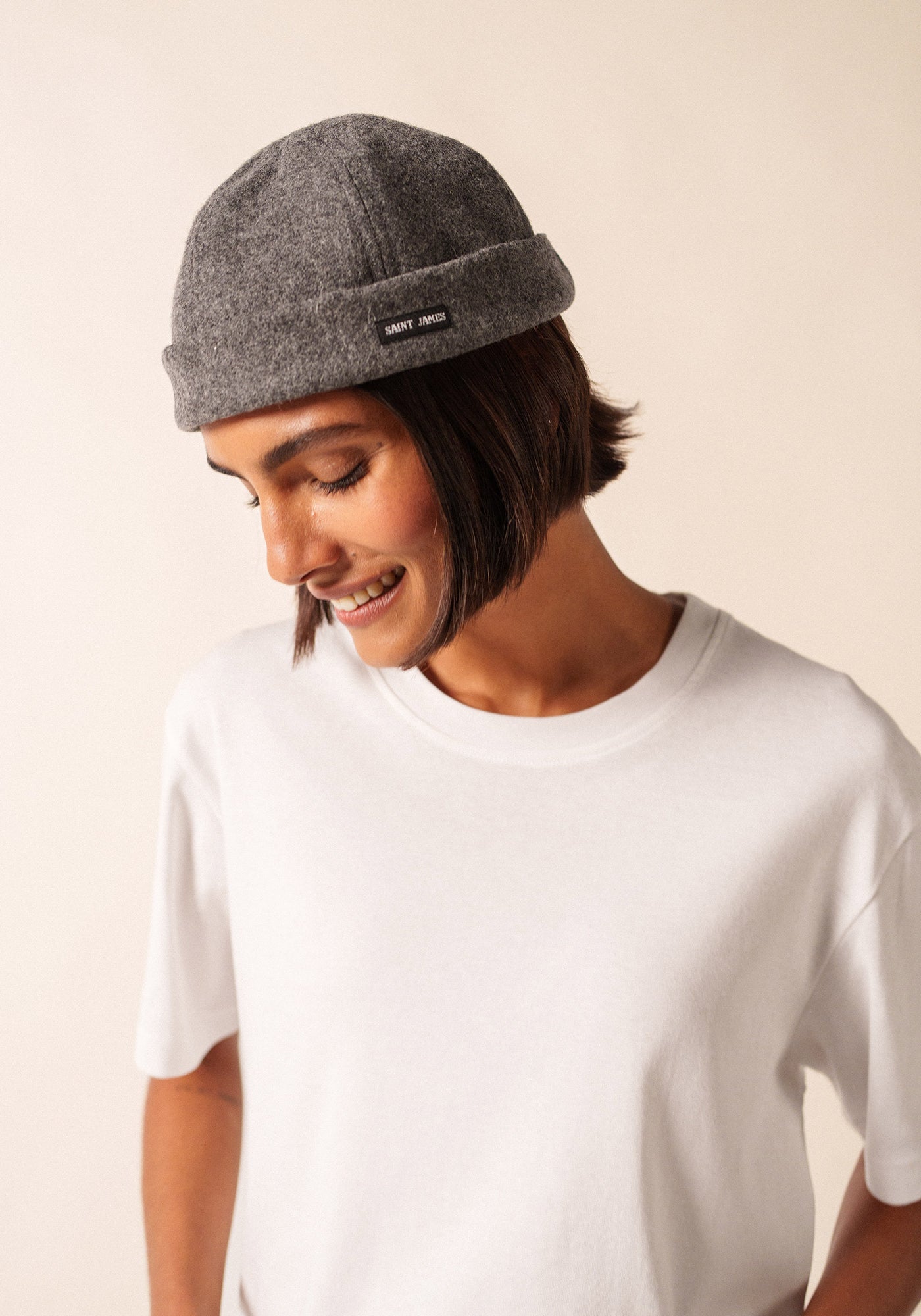 Bonnet court miki - en drap de laine (GRIS)